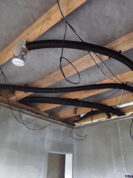 Realizácia rekuperačných rozvodov v rodinnom dome, Raslavice