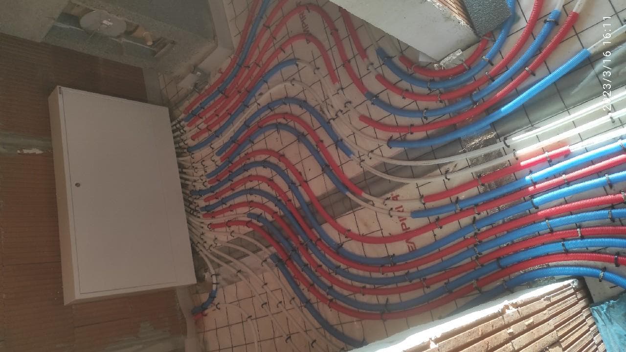 Podlahové kúrenie v rodinnom dome v obci Budimír